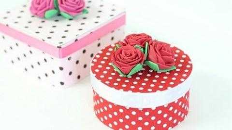 Caixa decorada com rosa de EVA