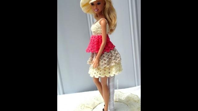 Vestido de crochê com babado para boneca Barbie e arremate