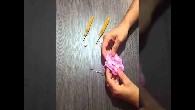 Como colocar pérola em flor de crochê – Alvenir Crochê