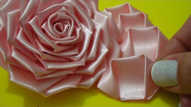 Flor de tecido – Parte 1 – Aprenda a fazer a PÉTALA dessa Rosa