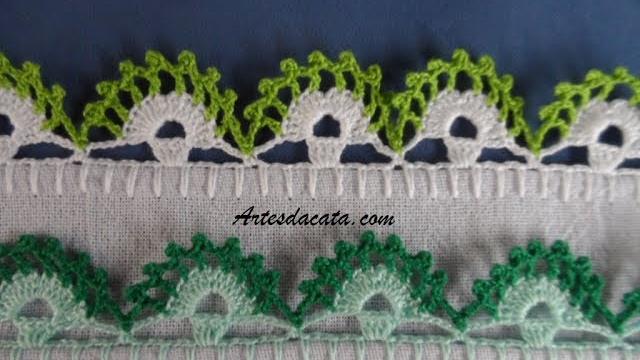 Bico de crochê verde e branco