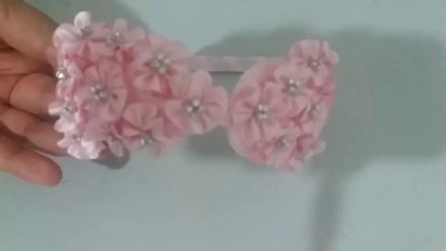 Tiara com Laço de Mini Florzinhas