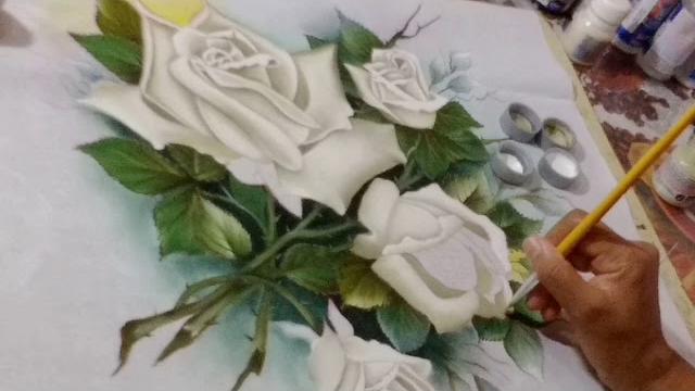 Rosas brancas – Pintura em tecido – parte 3