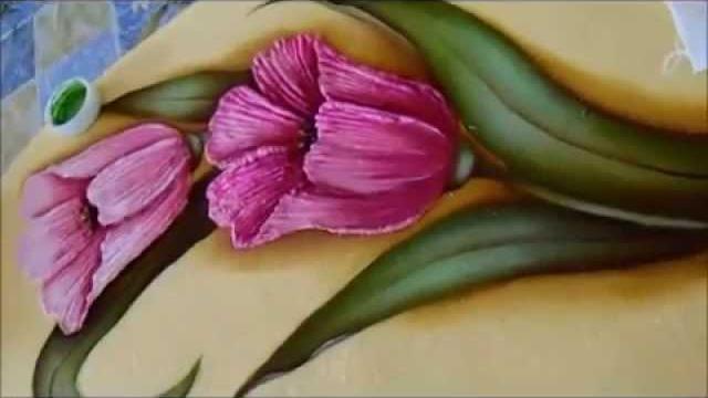 Como pintar folhas dobradas em tecido