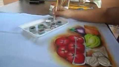 Como pintar tomates em uma fruteira de vidro