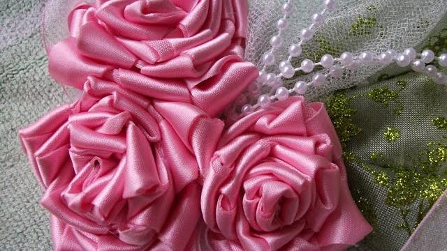 Como fazer rosas de fita de cetim