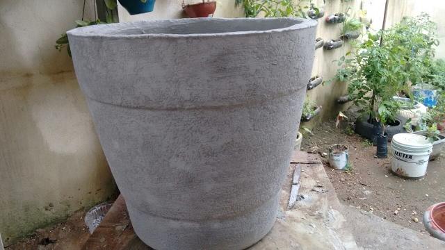Como fazer Vaso grande de isopor e cimento