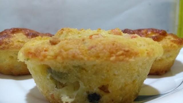 RECEITA DE Muffins SALGADOS DE FRANGO COM QUEIJO FÁCIL