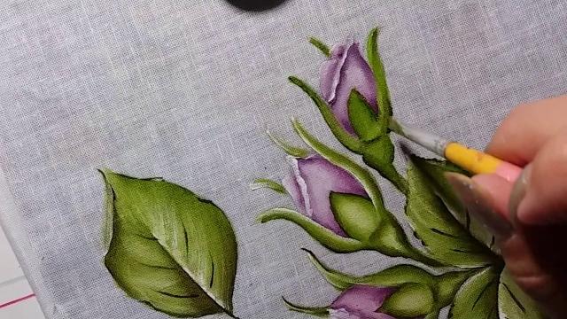 Faça Lindos Botões de Rosas – Pintura em Tecido