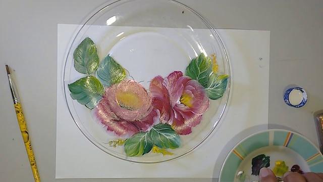 Aprenda a Pintura Rosas em Prato