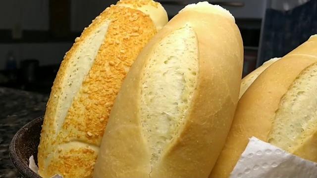 Como fazer pão francês em casa crocante e delicioso