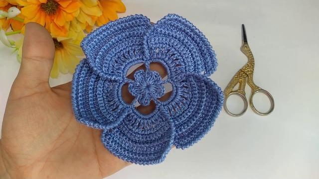 Como Fazer uma Flor Maravilhosa no Crochê Irlandês