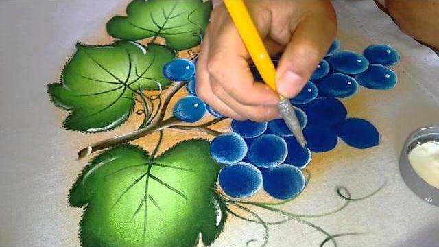 Ensinando pintar uva azul com lia Ribeiro