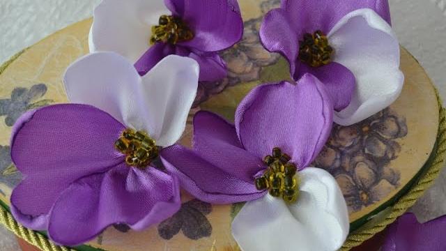 Fazendo flores violetas ou amor perfeito de fita de cetim com Irene Sarranheira