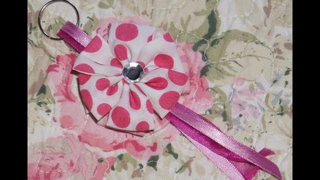 Faça você mesma: Chaveiro de flor de tecido Por Michelle Rocha