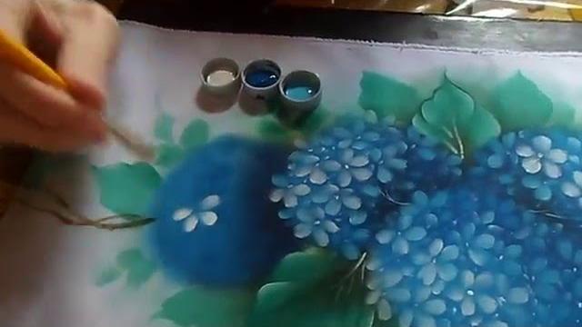 Fábio Marques – Pintando hortênsias – painting hydrangeas
