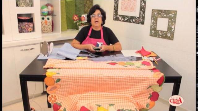 Alciana Rossi ensina montar uma toalha com as réguas da Isamara Custódio