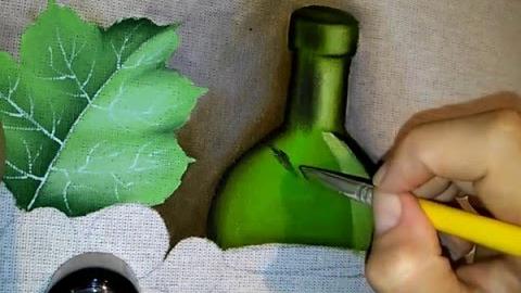 Pintura em tecido – garrafa de vidro verde