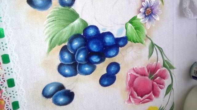 Veja como pintar uva nas cores, azul hortência, azul marinho, preto e branco