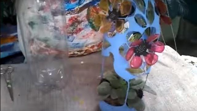 Aula vaso de PET vazado – Flor