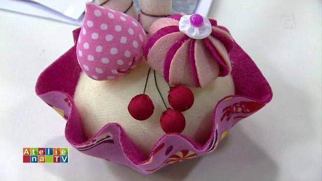 Cupcake em tecido de tactel e feltro