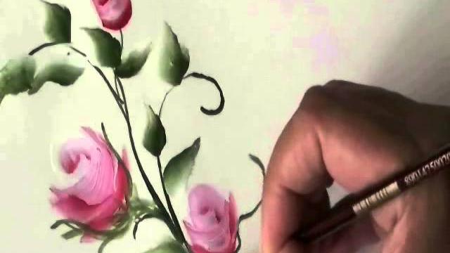 Lindas folhas e rosas com a técnica de mãos livres