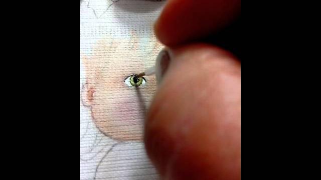 Como pintar olhos de bebês em fralda