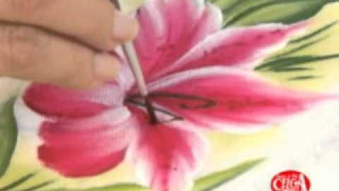 Pintura em tecido com o tema flores