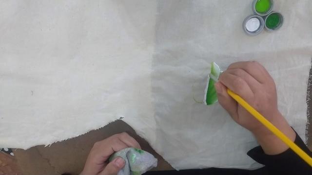 Aprenda uma maneira super fácil de pintar folhas