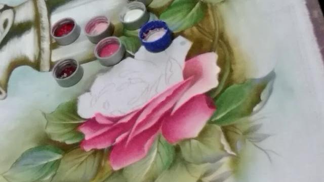 Pintando a Jarra com Rosas – Parte 3 – Pintura em tecido