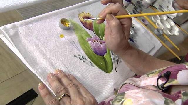 Aprenda a fazer a pintura em tecido com Beth Matteelli
