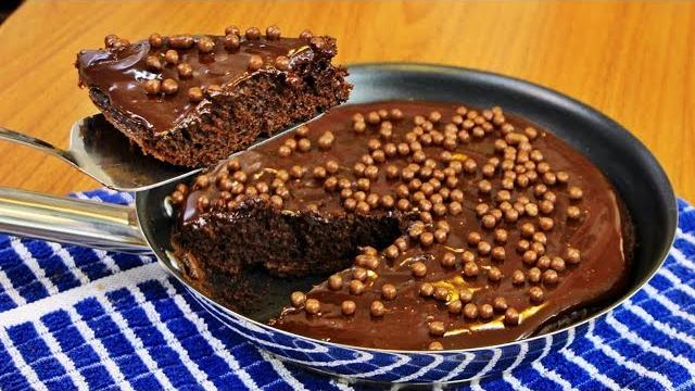 Bolo de Chocolate na Frigideira – Pronto em 10 Minutos