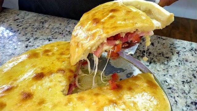 Pizza Fechada Super Recheada – Novo Sucesso Nas Mesas do Brasil