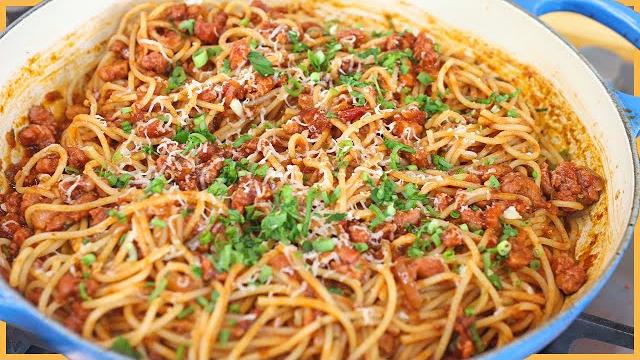 Ragú de Linguiça Com Espaguete – A Melhor Macarronada Que Já Comí